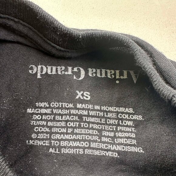 Ariana Grande 2019 Graphic Double Sided Concert Long Sleeve Shirt - Picture 3 of 3